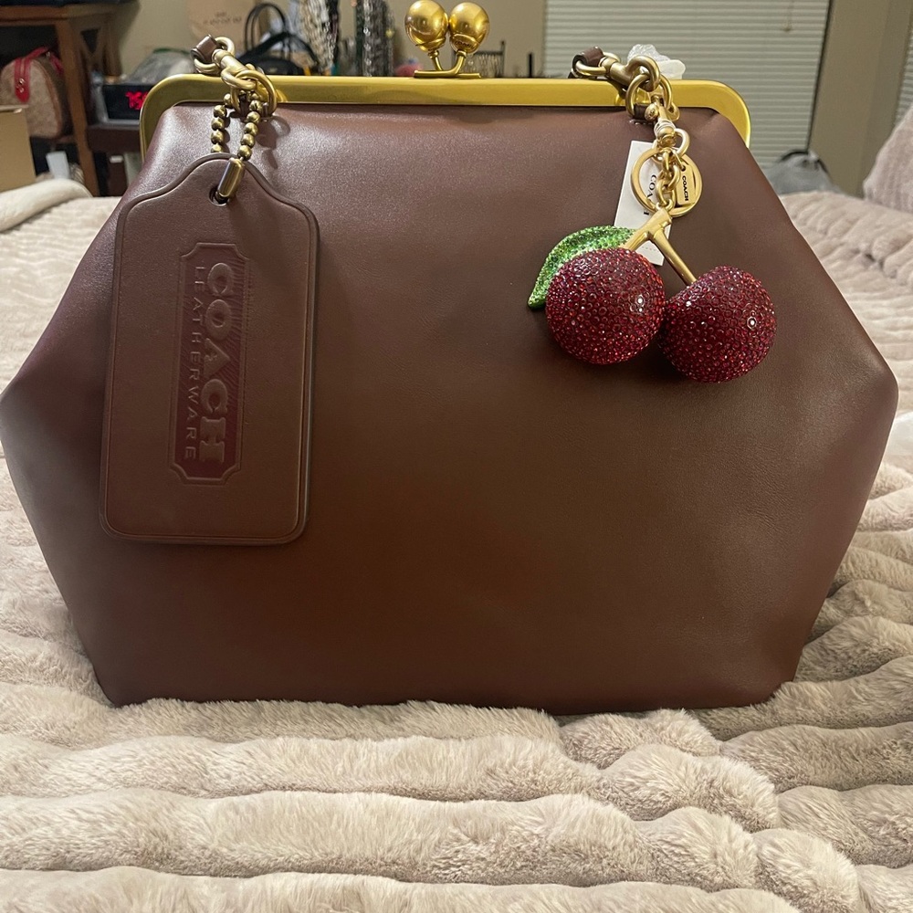 Coach XL Hangtag - Picture 7 of 8